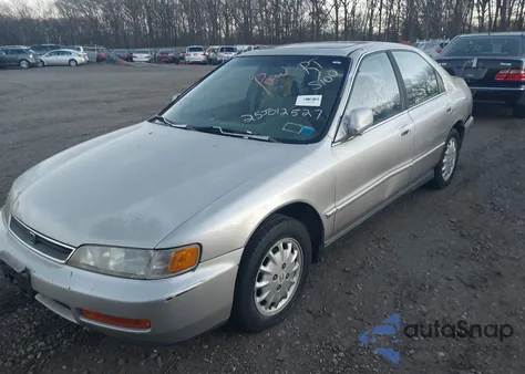 1997 Honda Accord Ex z USA, uszkodzony, nr VIN 1HGCD5654VA144543